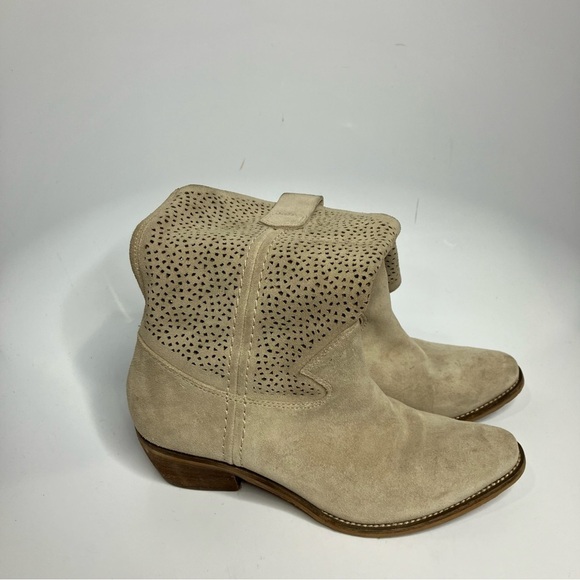 BCBGeneration Bastille cowboy boots tan suede size 7 - Picture 4 of 10